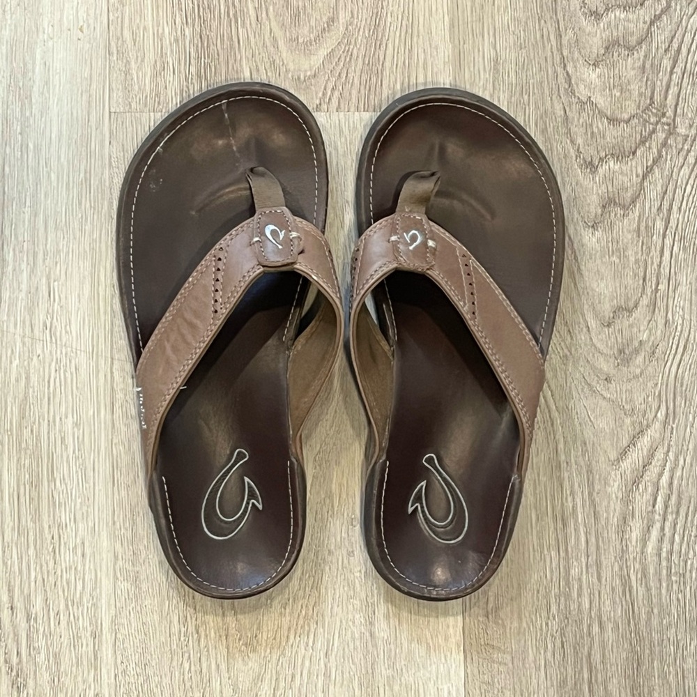 Olukai Women's Brown Leather Flip Flops